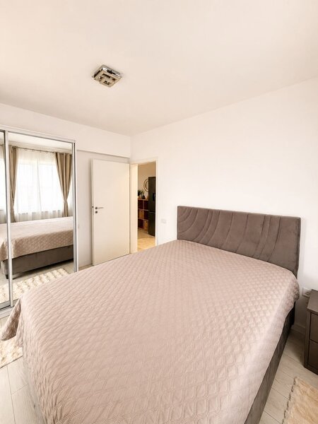 Sector 4 apartament 2 camere prima inchiriere