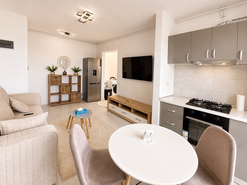 Sector 4 apartament 2 camere prima inchiriere